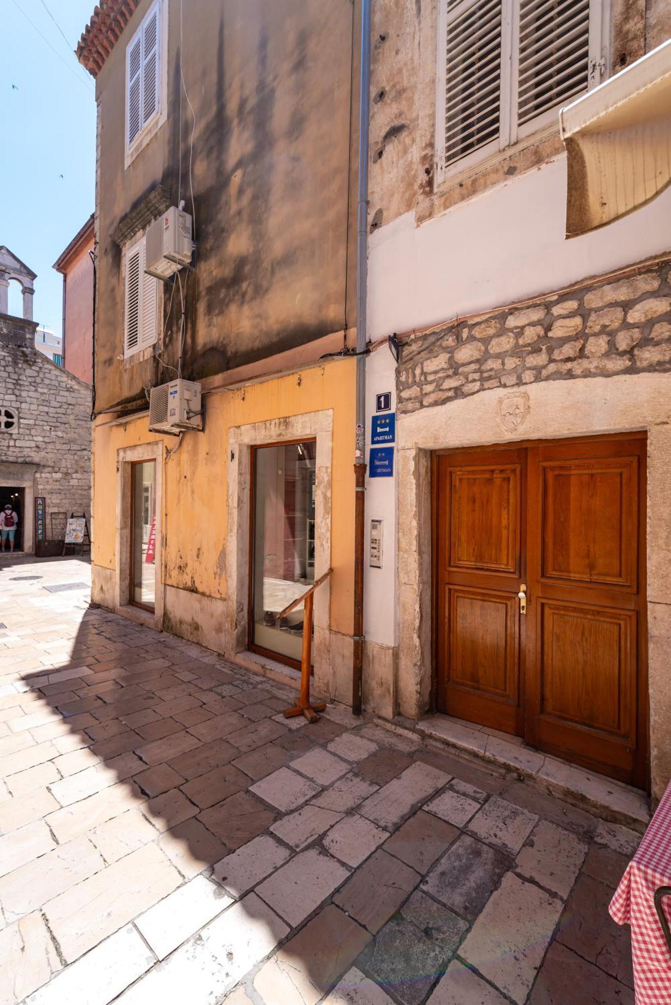 Timeless Antique Old Town With Terrace Apartment Zadar Luaran gambar