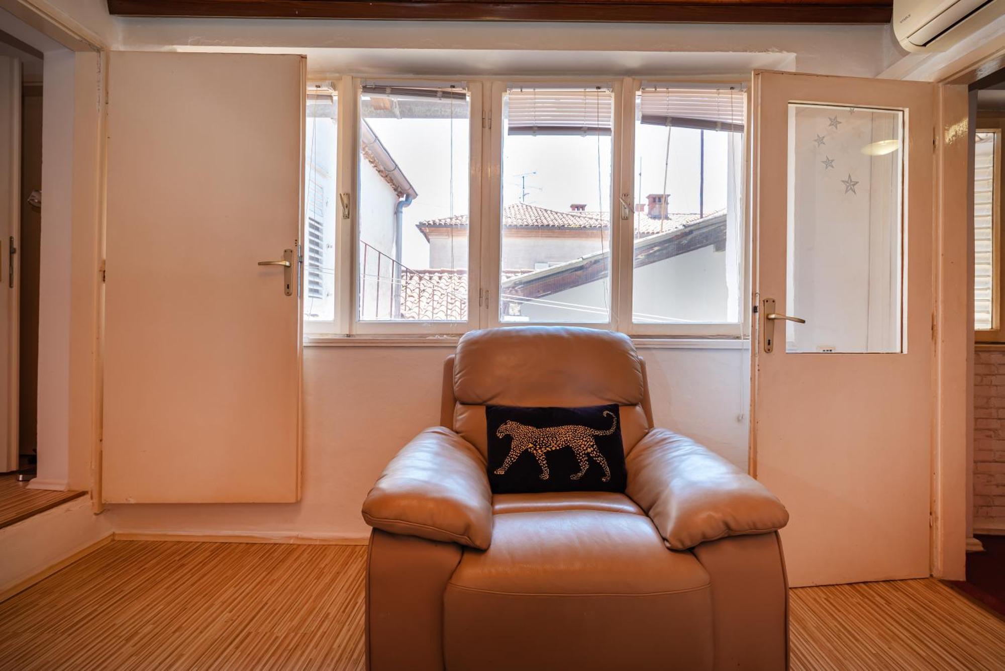 Timeless Antique Old Town With Terrace Apartment Zadar Luaran gambar