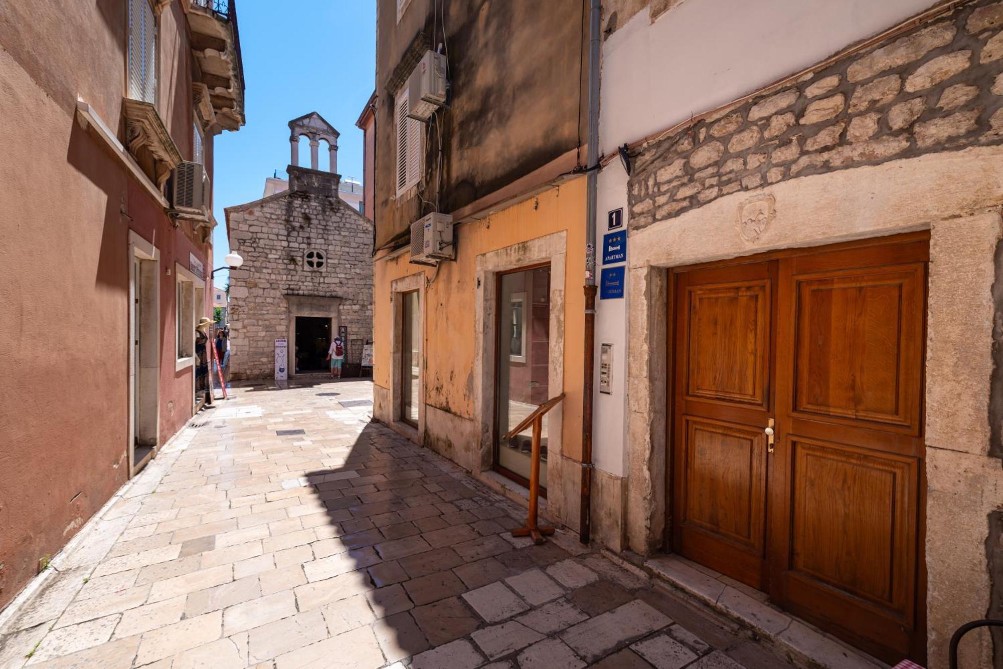 Timeless Antique Old Town With Terrace Apartment Zadar Luaran gambar